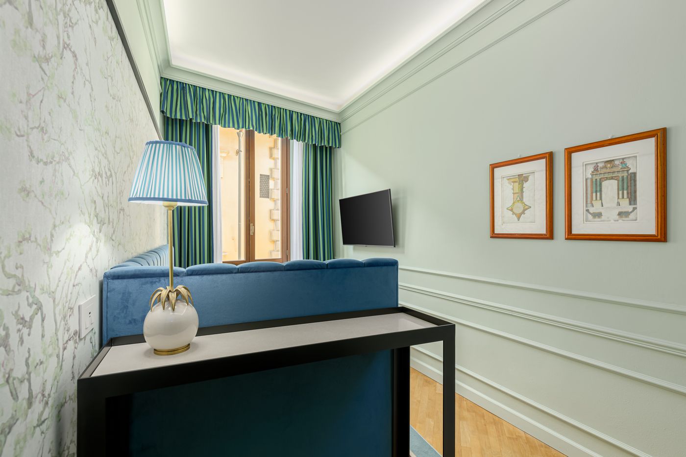 Room-Mate-Isabella-Room-36