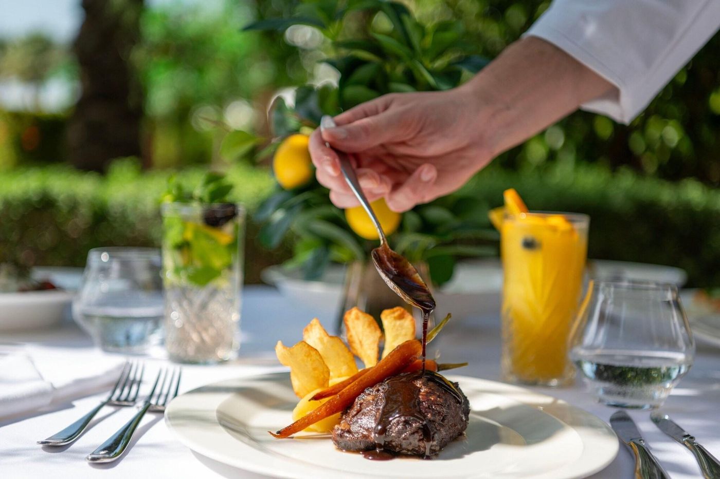 The-Ritz-Carlton--Dubai-Restaurant-29