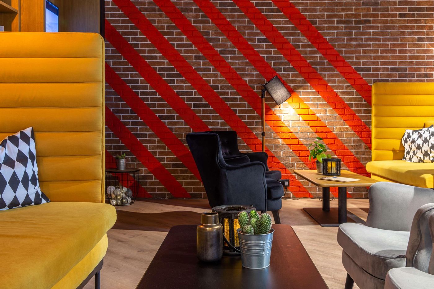 Park Inn by Radisson Poznan-Poland-POZNAN-Lobby-9