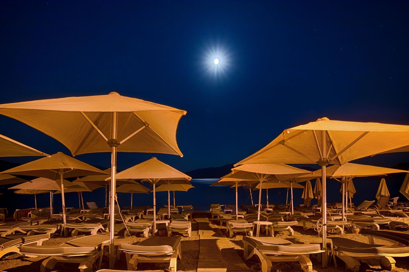 Romance-Beach-Beach-68