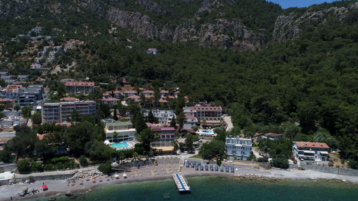 Meril-Hotel-General-view-61