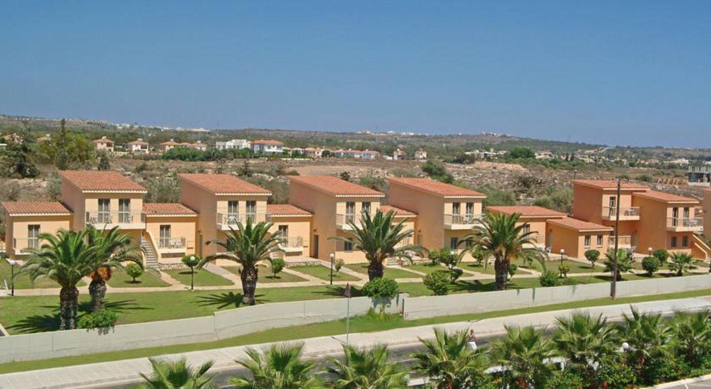 Nissiana Hotel and Bungalows