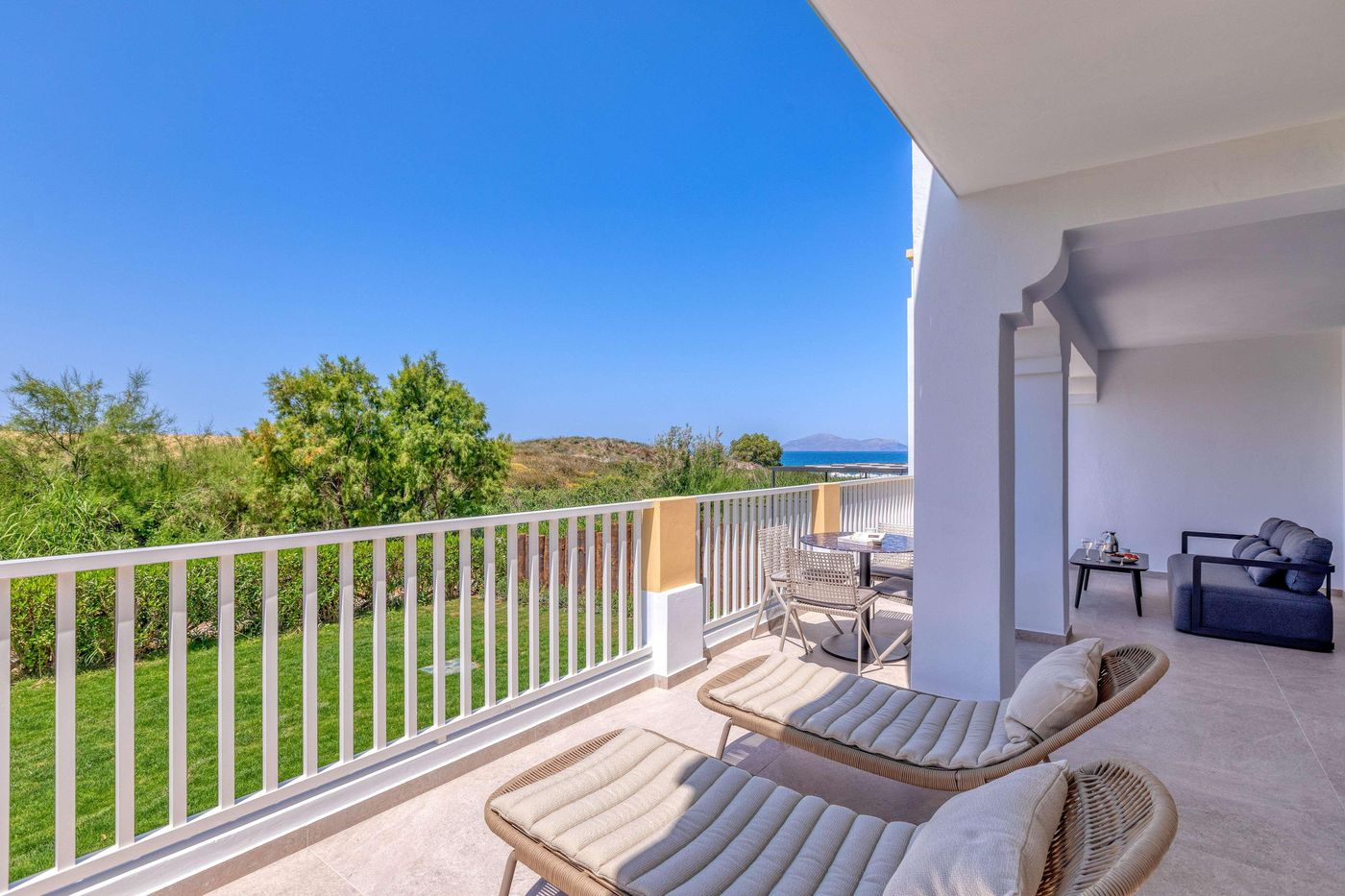 Neptune-Hotels---Resort--Convention-Centre---Spa-Room-100