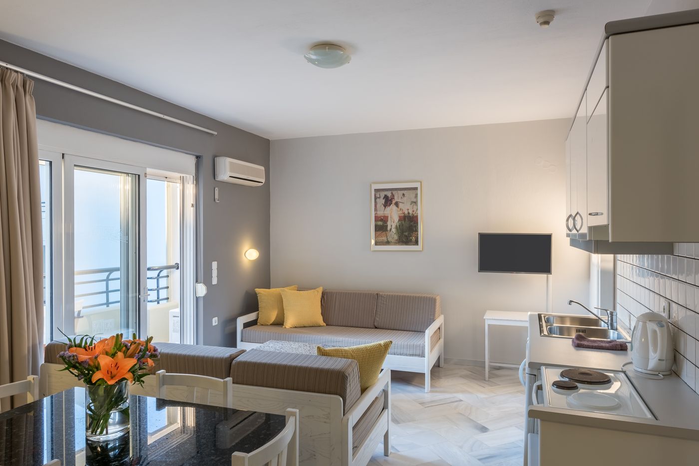 Alantha-Apts-Room-13