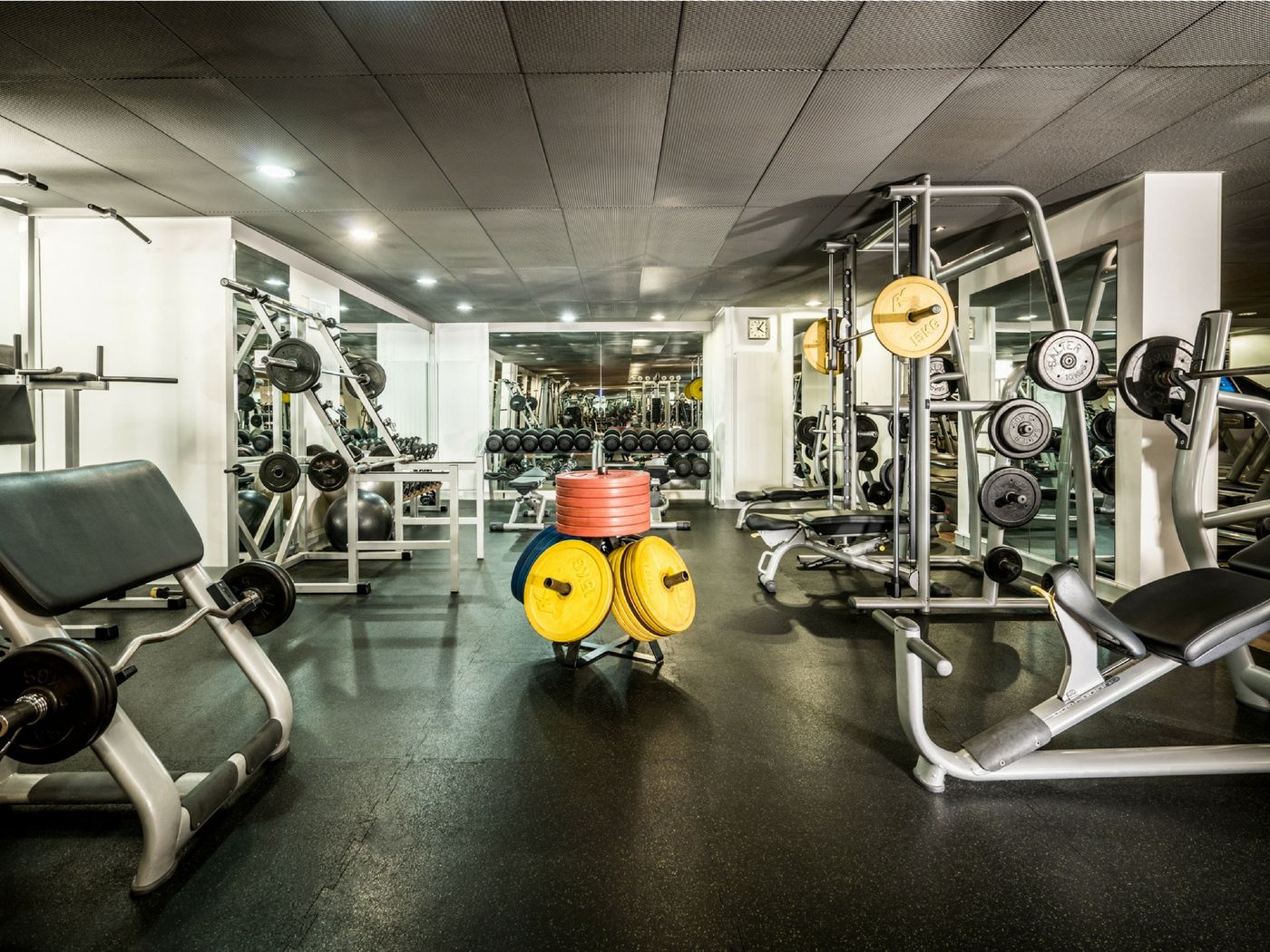 Hilton-Geneva-Hotel---Conference-Centre-Sports-and-Entertainment-78