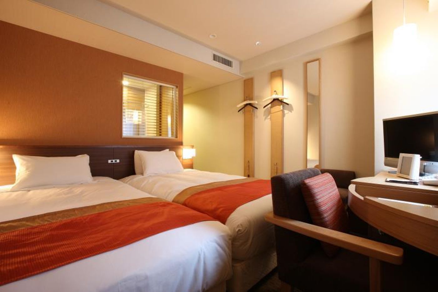 Ochanomizu Hotel Juraku-Japan-Tokyo-General view-3