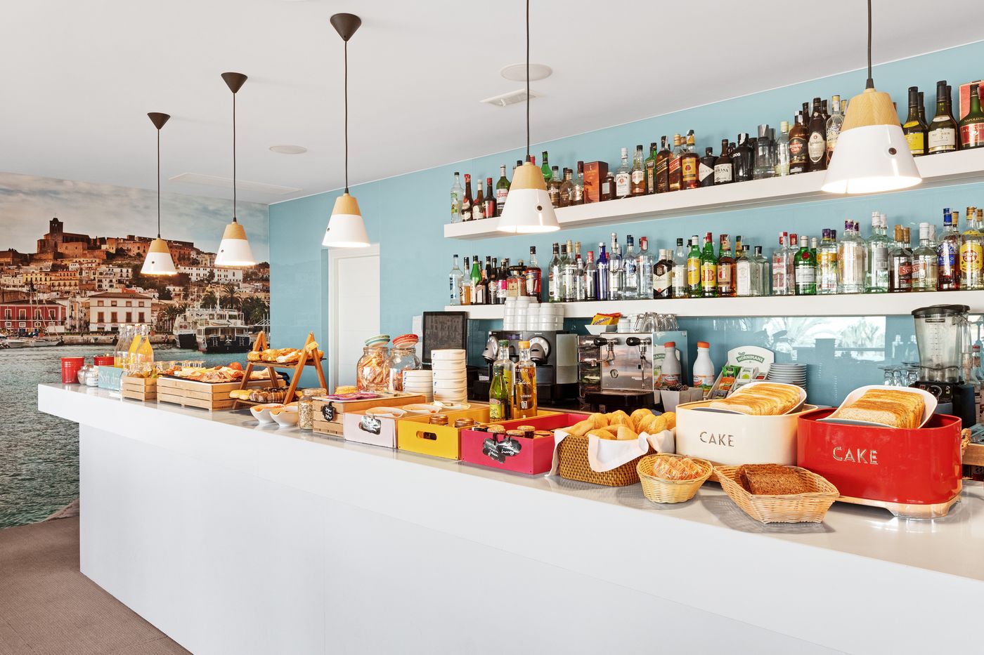 THB-Los-Molinos-Class-Bar-53