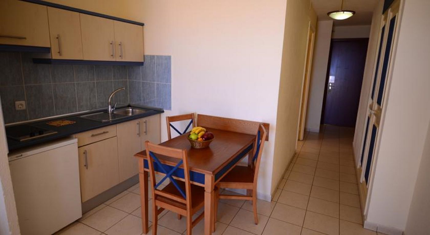 Apartamentos-LIVVO-Palm-Garden-Room-16