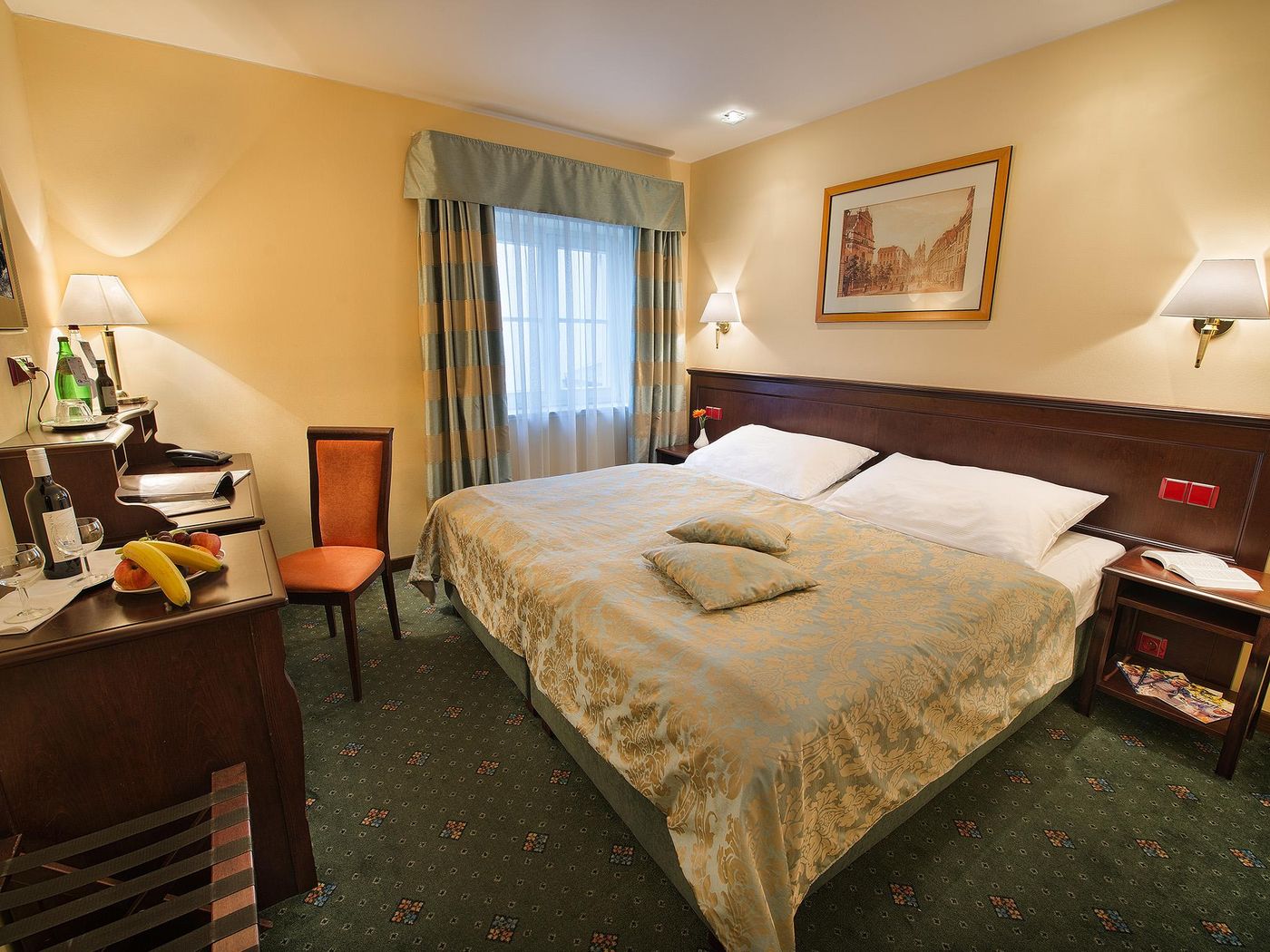 EA-Hotel-DownTown-Room-8