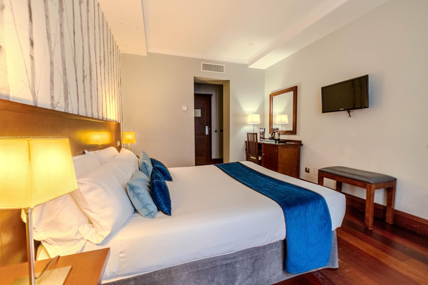 Lusso-Hotel-Infantas-Room-38