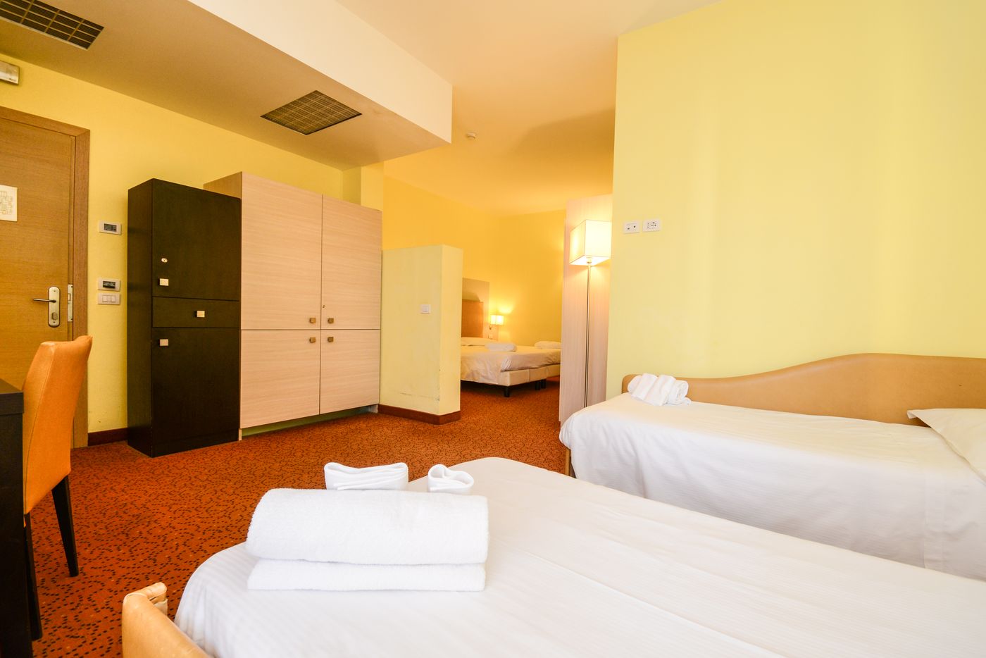 Regal Hotel & Apartments-Italy-BRESCIA-Room-10