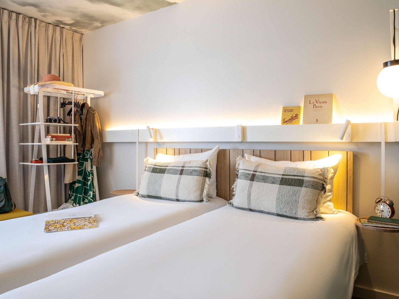 Ibis-Paris-Maine-Montparnasse-14th-Hotel-Room-18