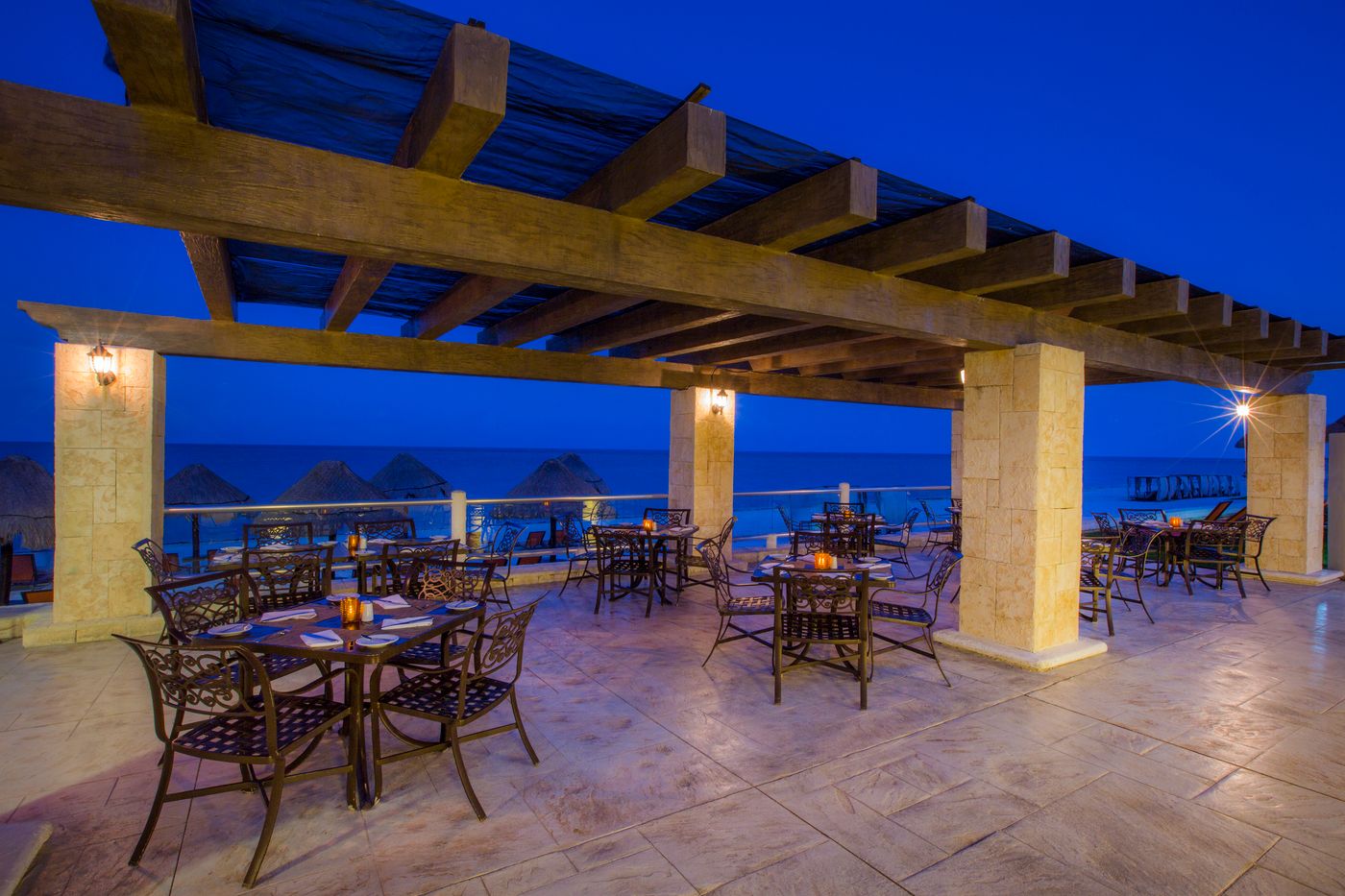 Moon-Palace-Restaurant-93