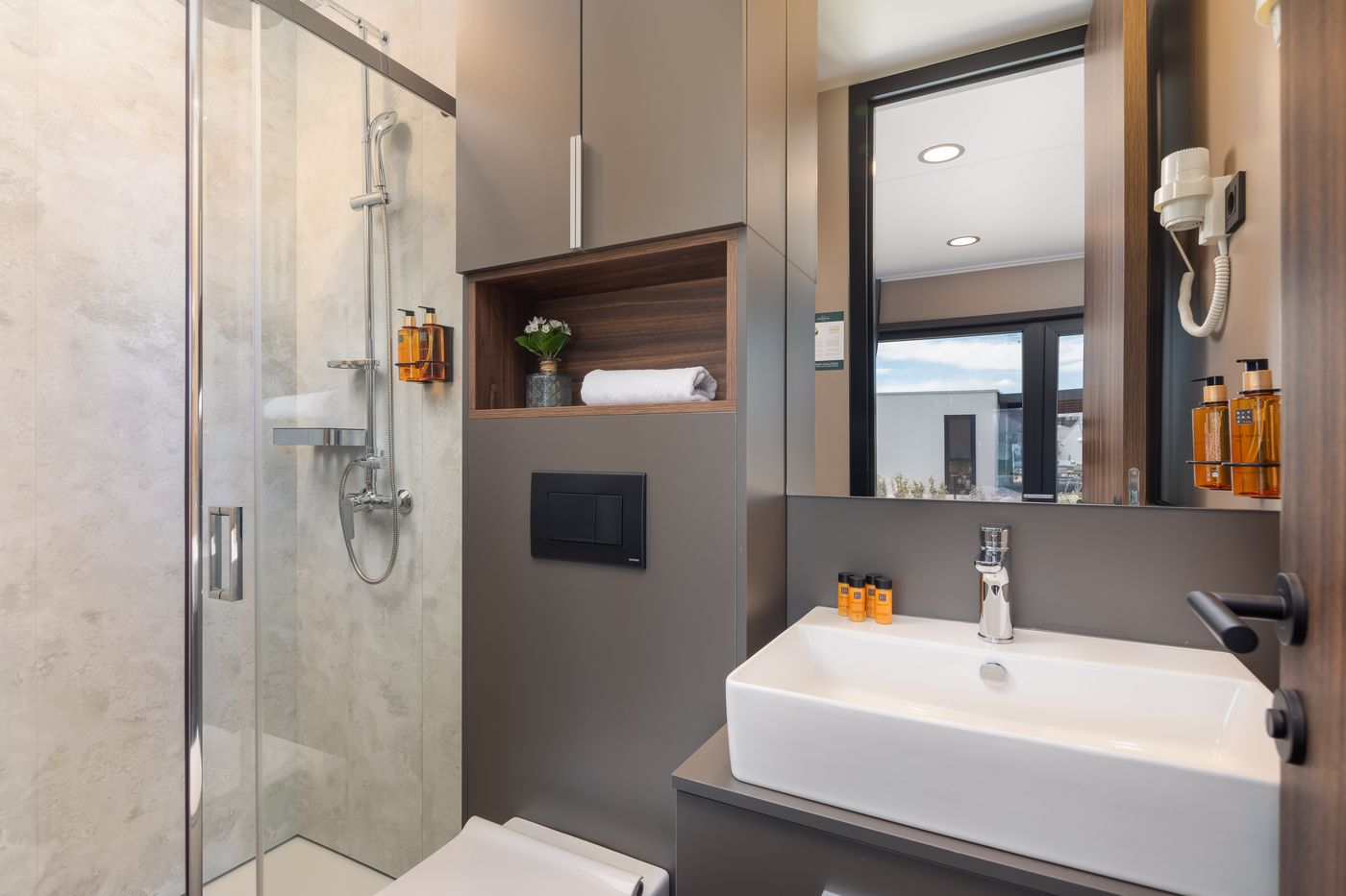 Aminess-Avalona-Camping-Resort-Room-57