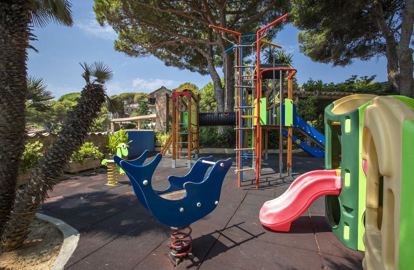 Eden-Roc-Sports-and-Entertainment-50