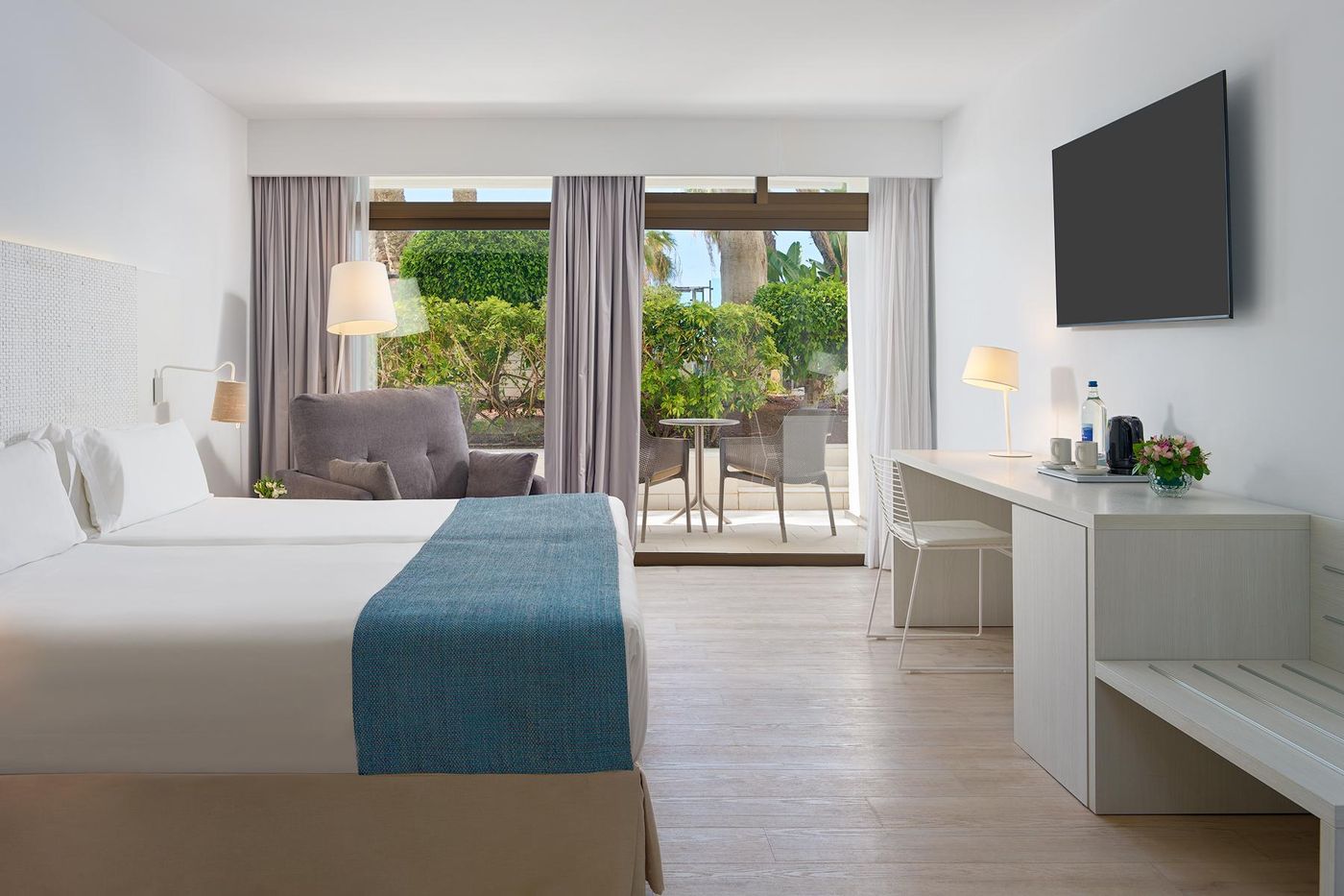 Dunas-Don-Gregory-Room-13