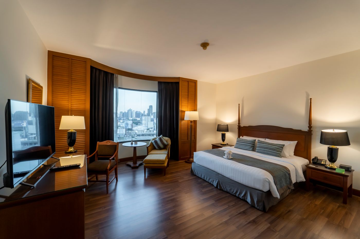 Century-Park-Room-36