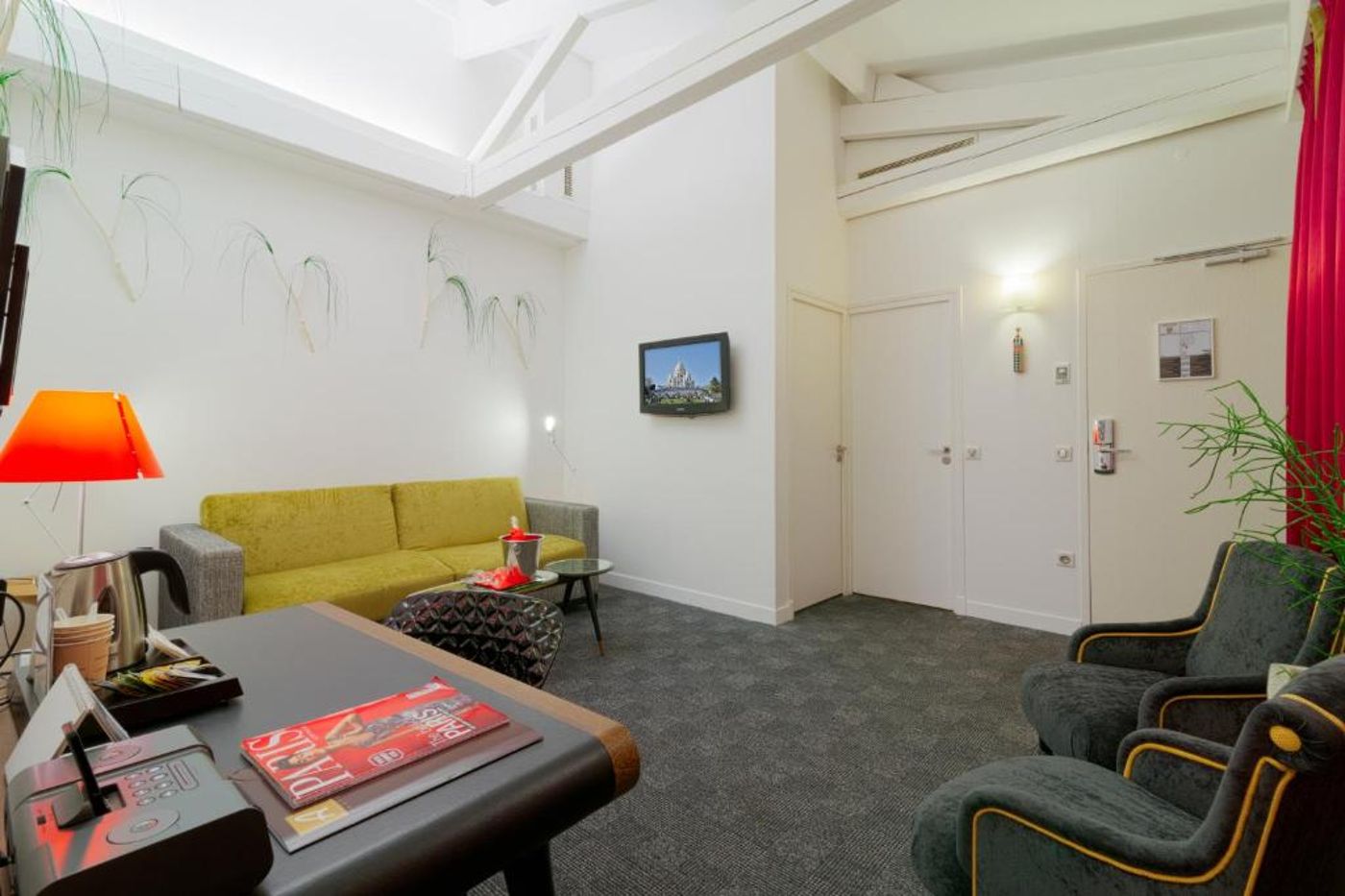 Joyce-Astotel-Room-6