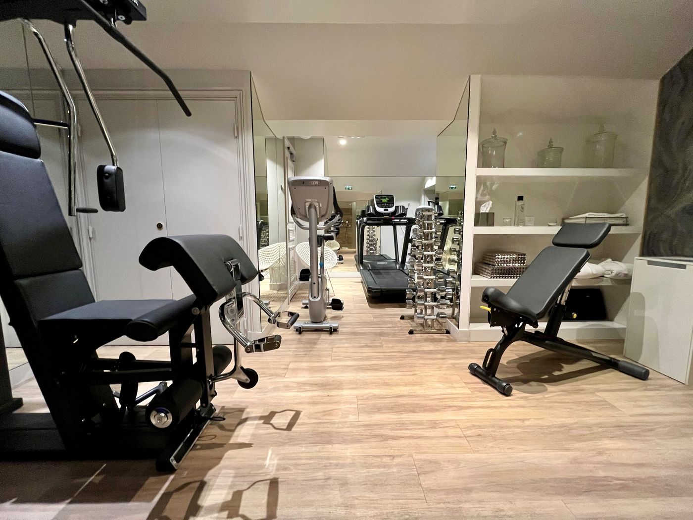 Hotel-Lord-Byron-Sports-and-Entertainment-41