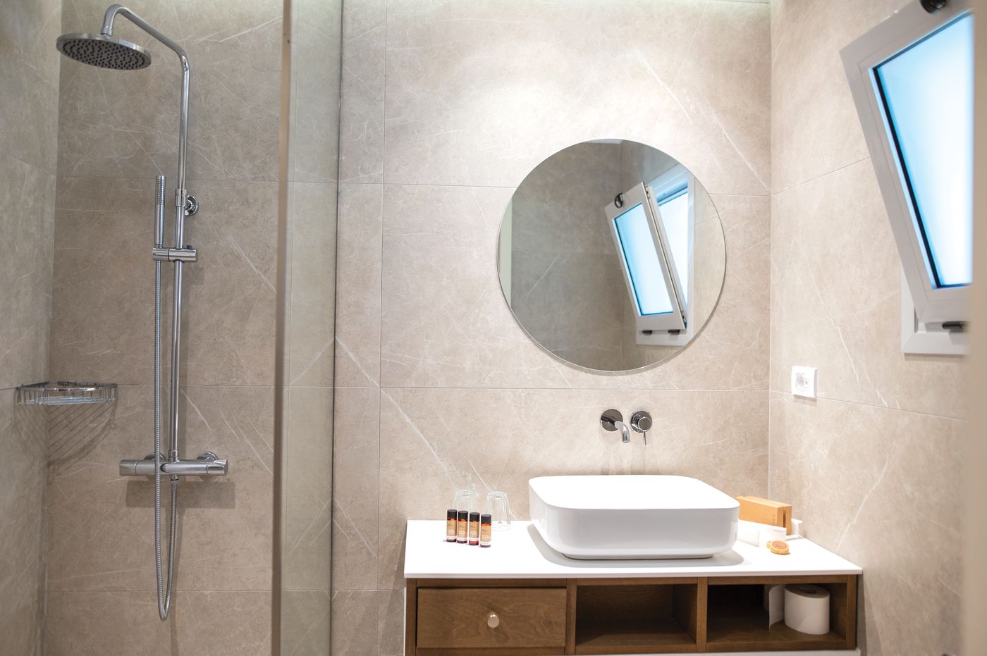 Atlantis-Hotel-Room-73