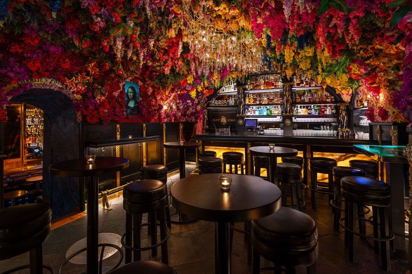 Hotel-U-Zlateho-Stromu-Prague-by-BHG-Bar-17