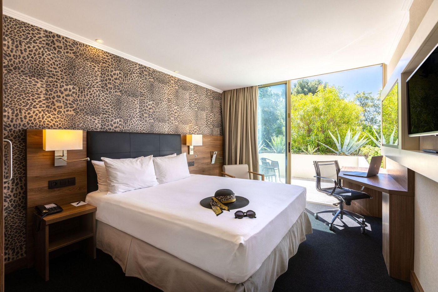 Luxotel-Cannes-Room-17