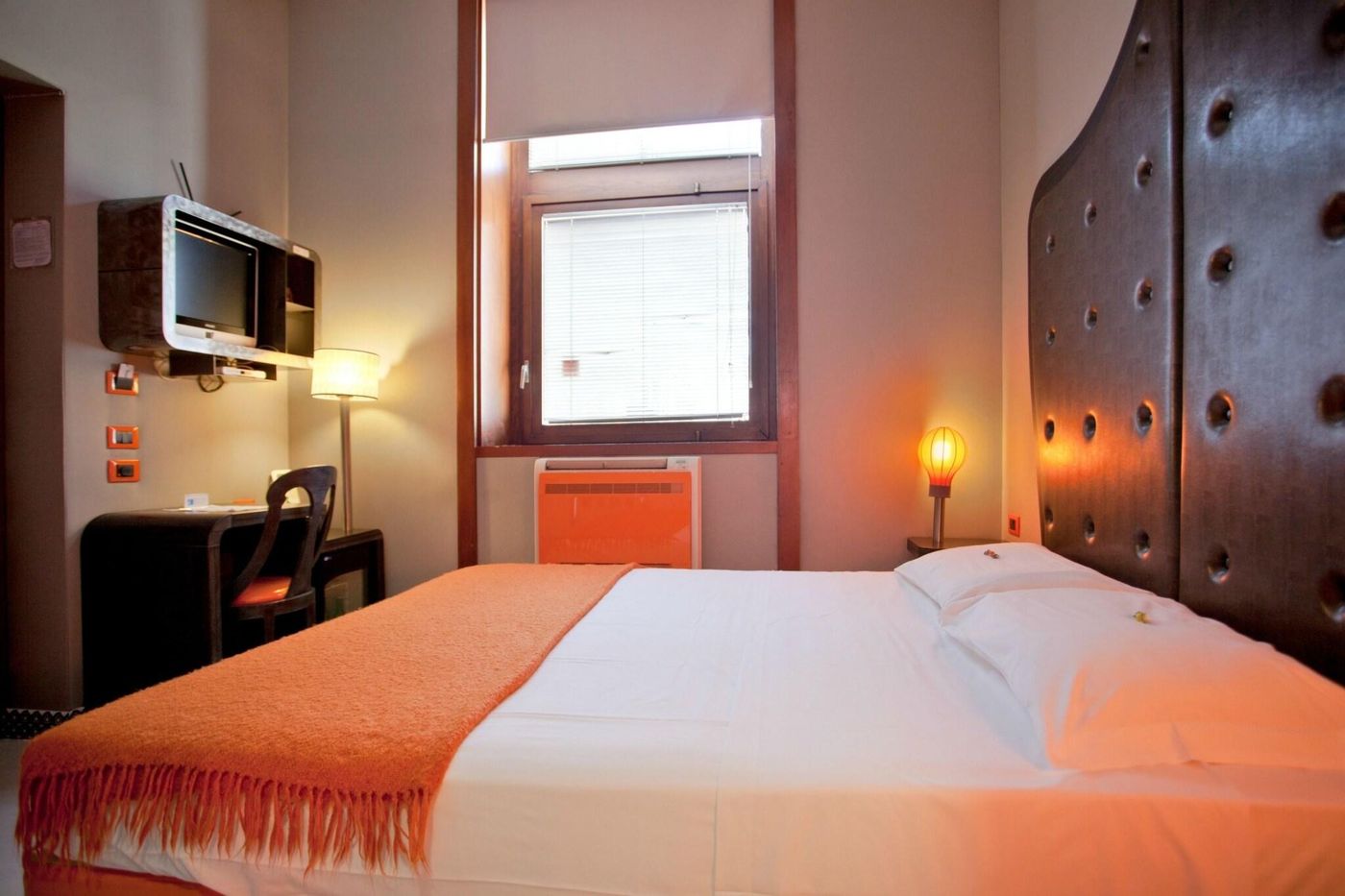 Orange-Hotel-Room-18