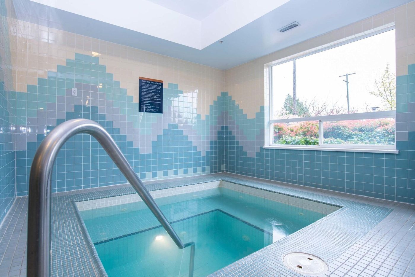 Sandman-Hotel-Vancouver-Airport-Pool-47