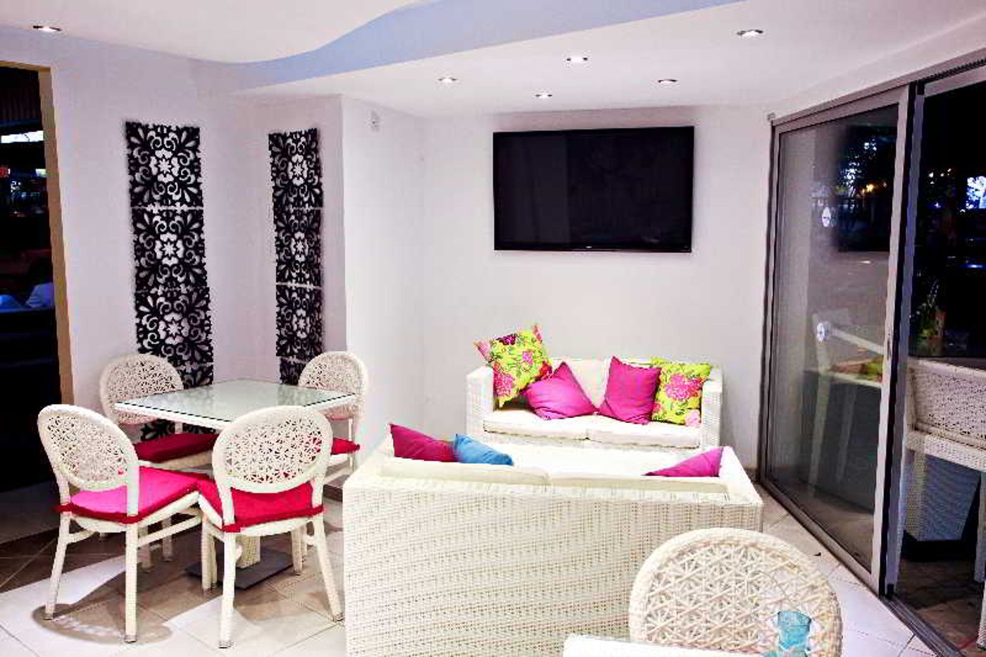 Windmills-Hotel-Apartments-Sports-and-Entertainment-31