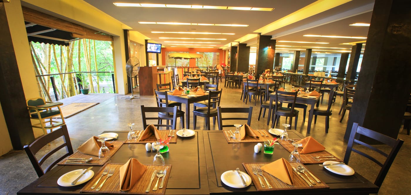 Grand-Udawalawe-Safari-Resort-Restaurant-22