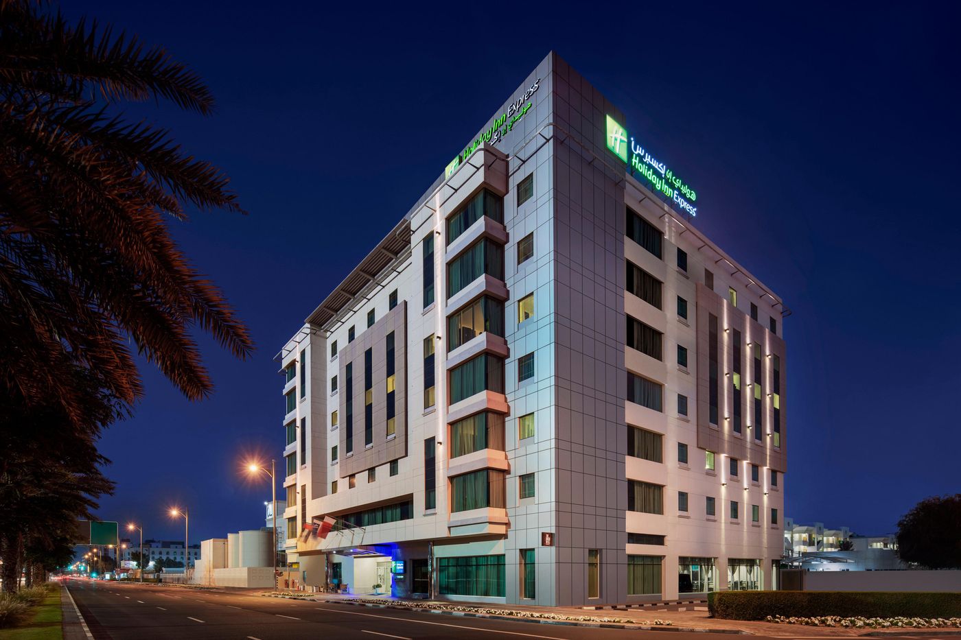 Holiday-Inn-Express-Jumeirah-General-view-3