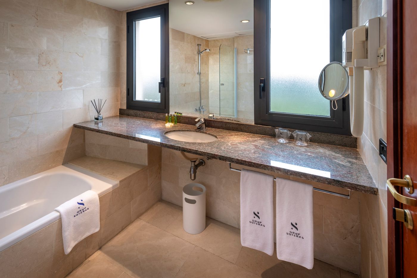 Gran-Hotel-Rey-Don-Jaime-Room-28