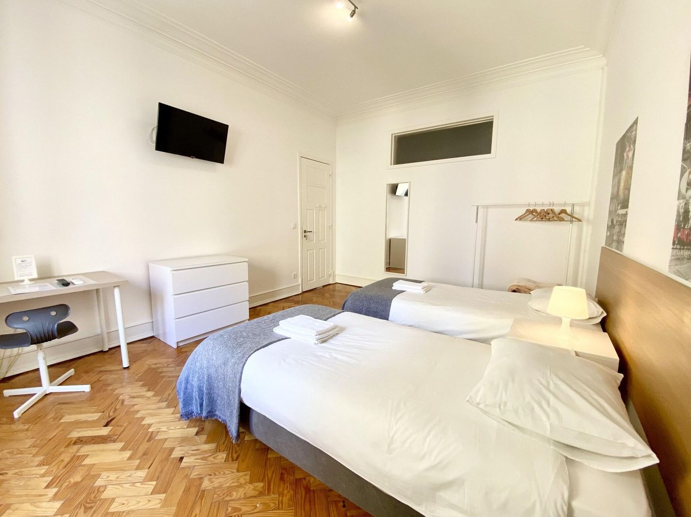 Home-Out-Rooms---Apartments-Room-51