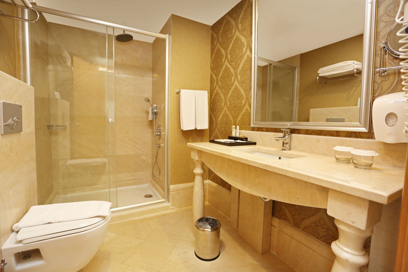 Selectum-For-Two-Side--ex--Heaven-Resort--Room-21