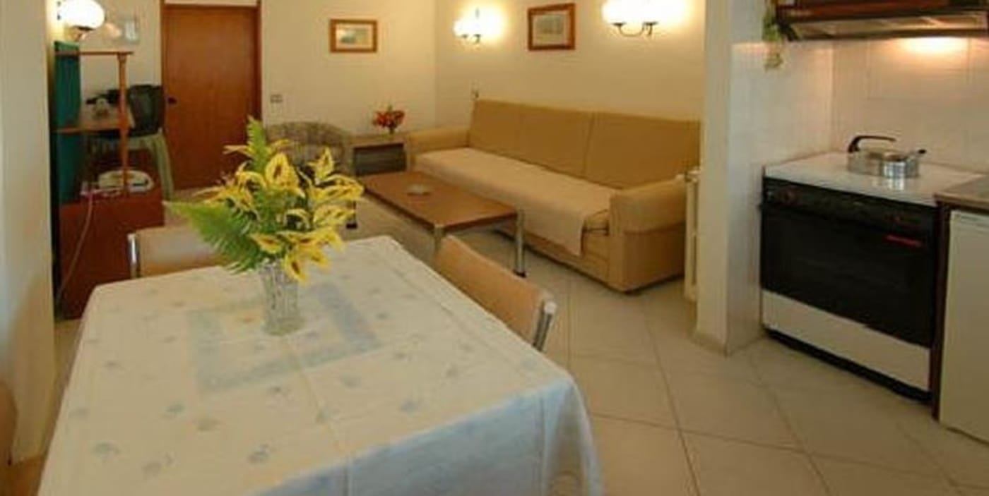 Algar Apartments And Hotel