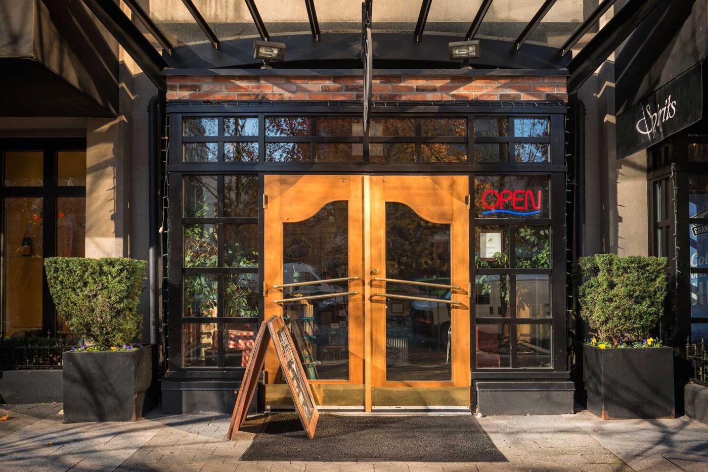 The-Sutton-Place-Sports-and-Entertainment-4