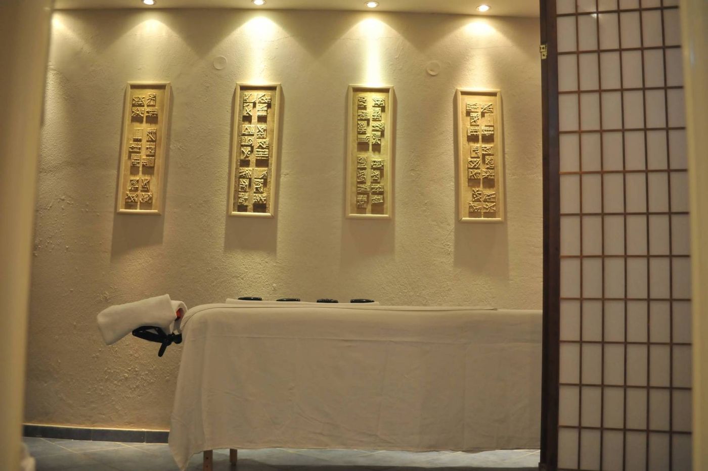 Hydramis-Palace-Beach-Resort-Sports-and-Entertainment-84