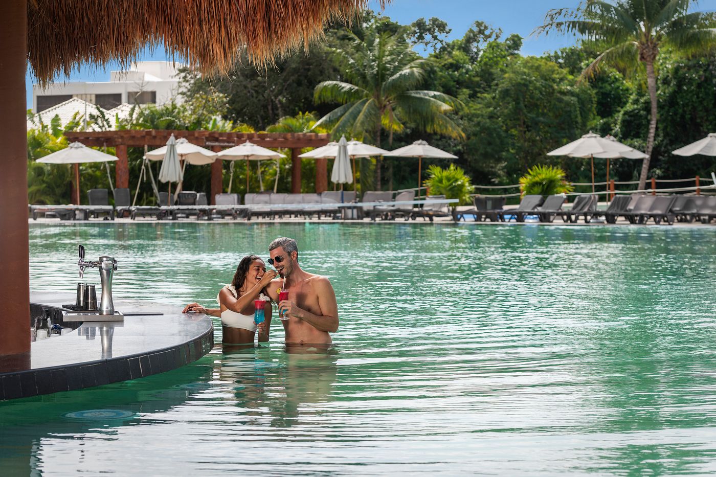 Ocean-Riviera-Paradise-El-Beso---Adults-Only-Pool-9