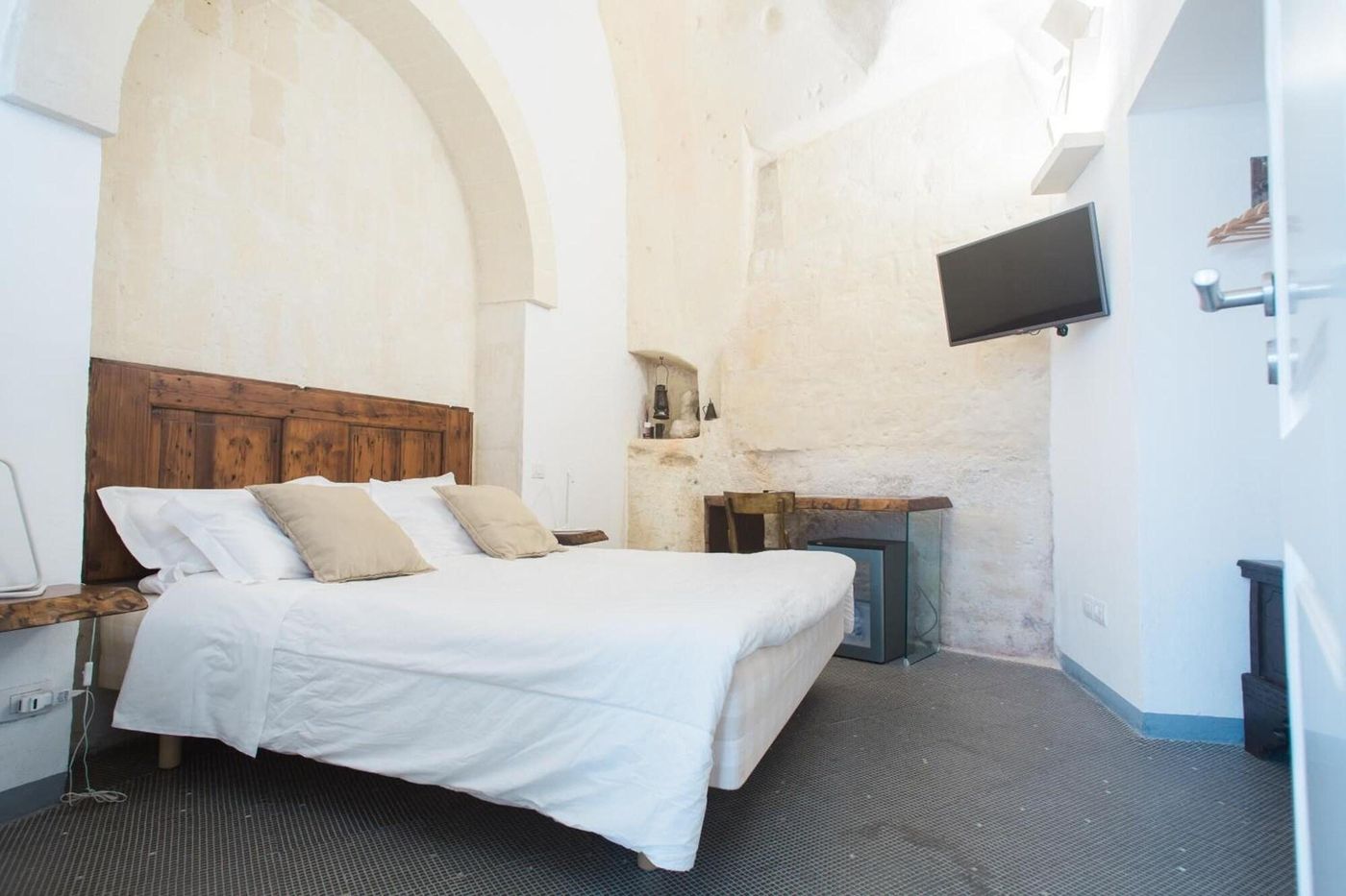 Le Malve Cave Retreat-Italy-MATERA-Room-7