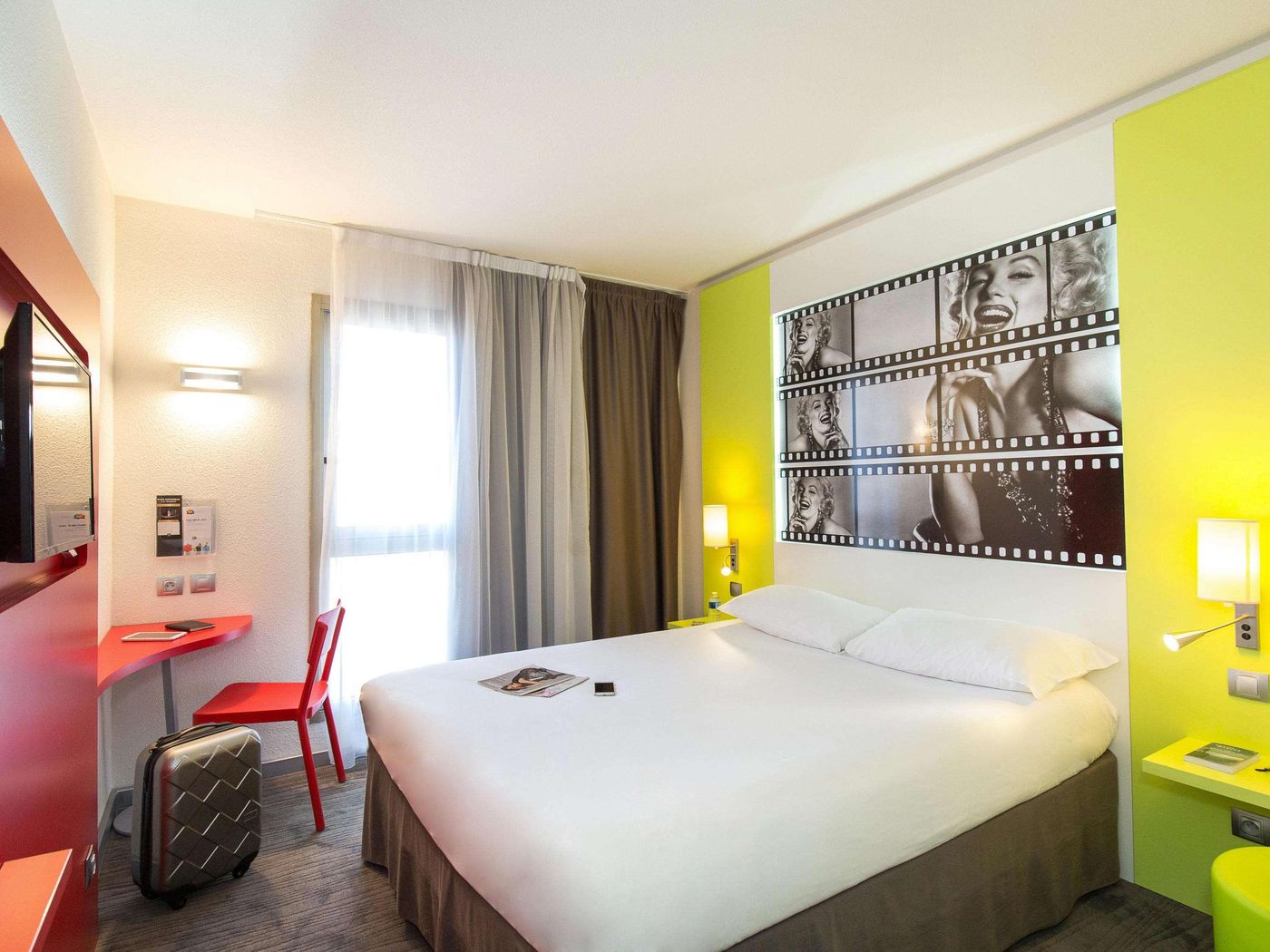ibis-Styles-Cannes-Le-Cannet-Room-10