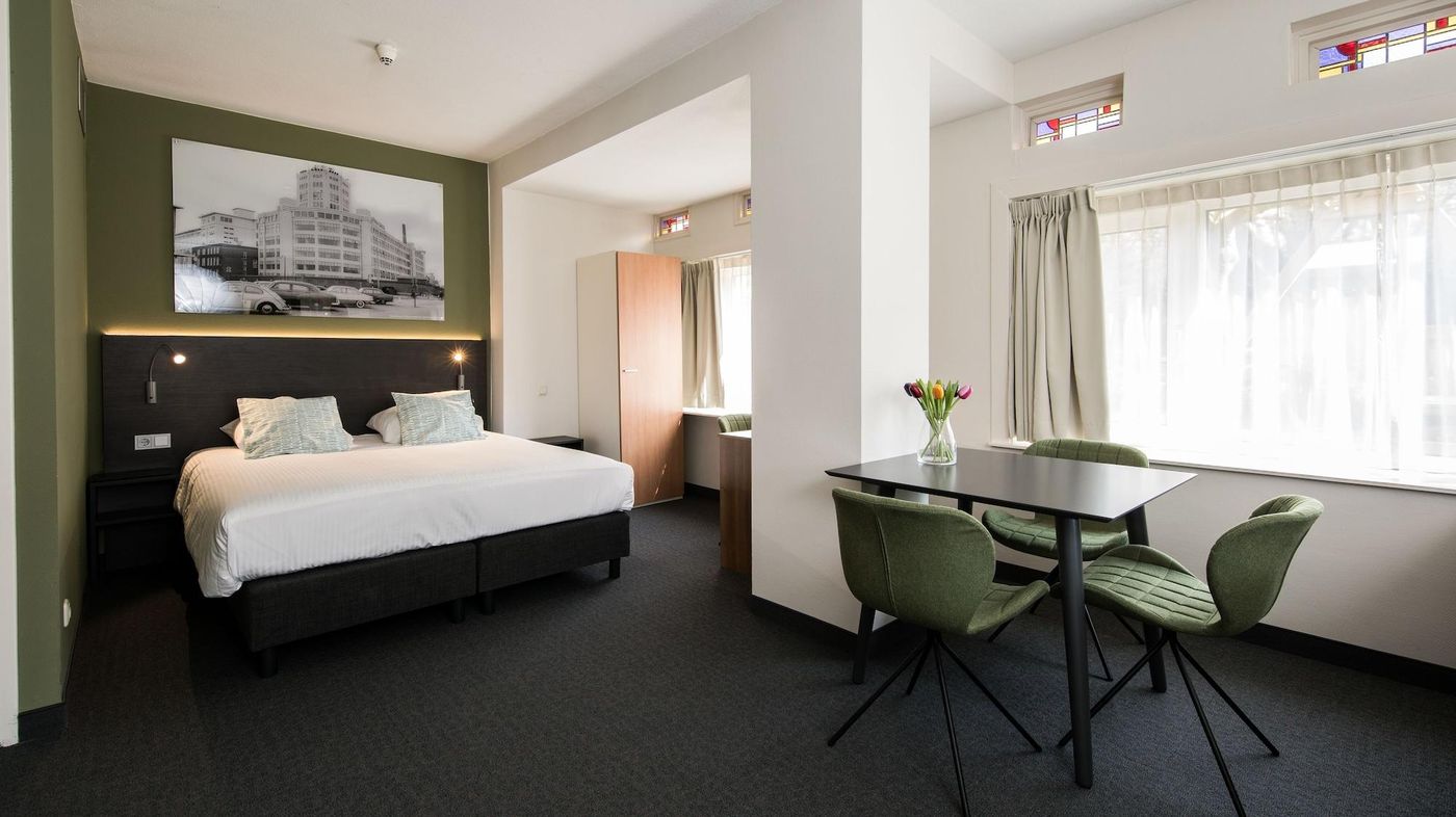 Parkzicht-Netherlands-EINDHOVEN -Room-8