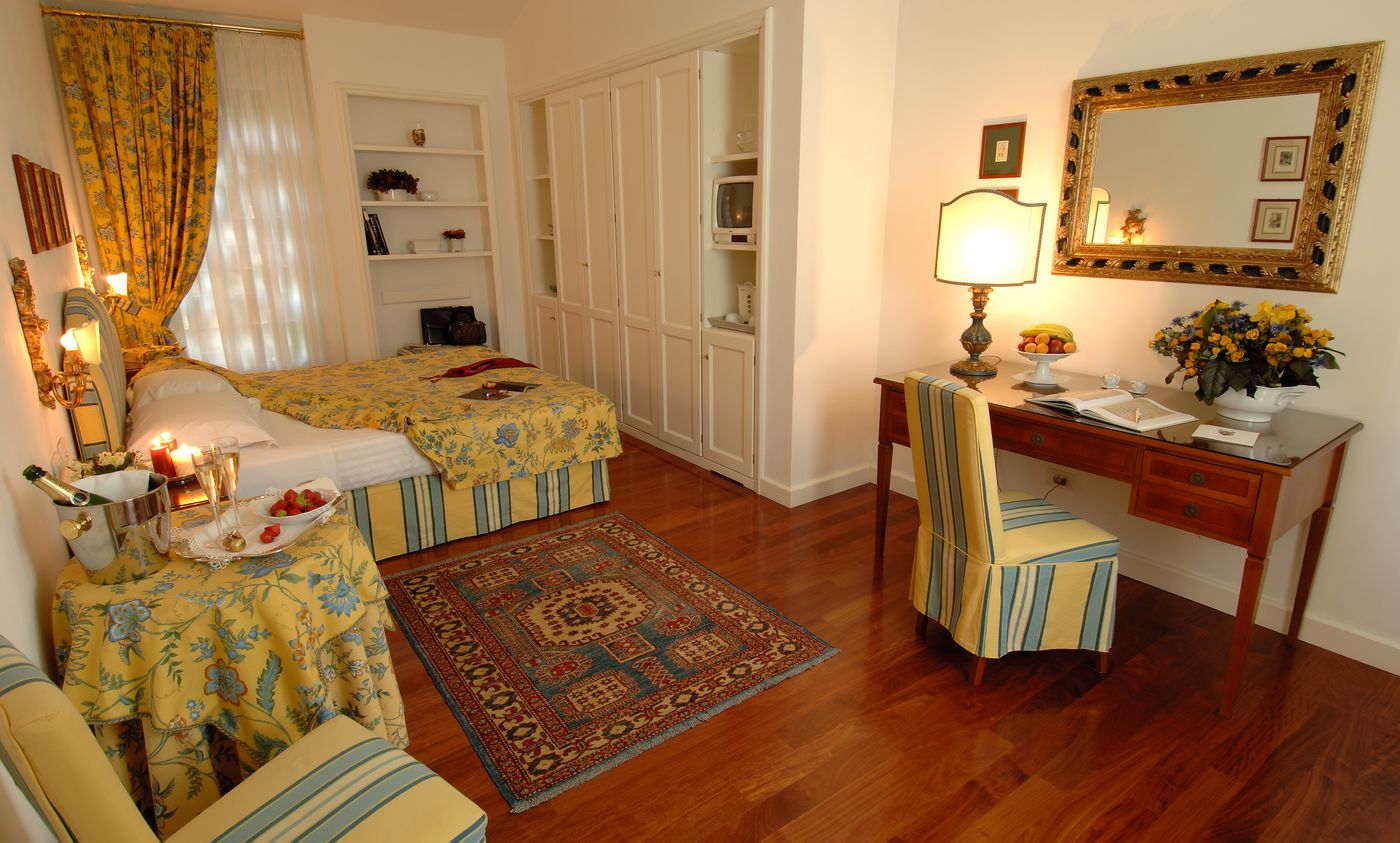 Marignolle-Relais---Charme-Room-2