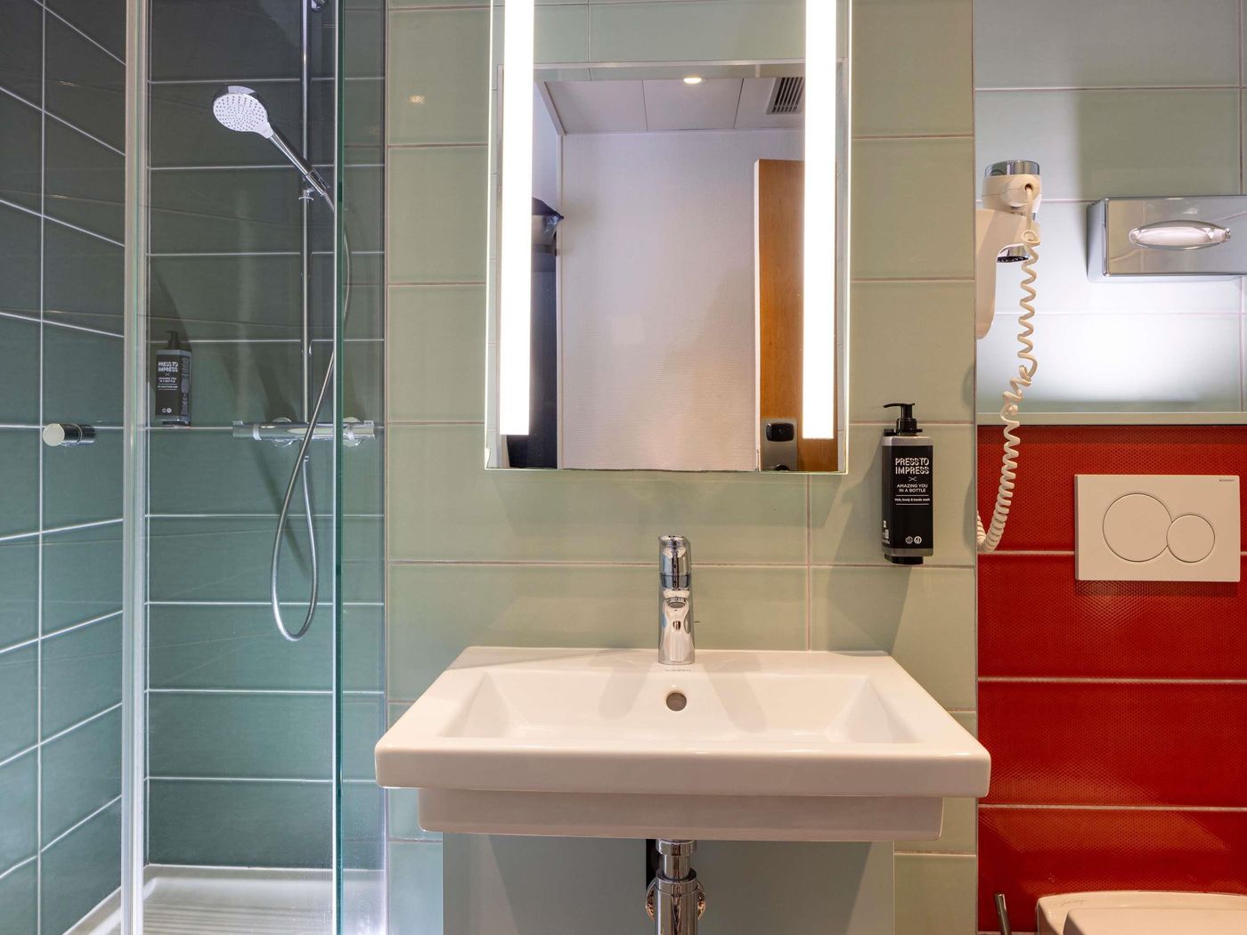 ibis-Styles-Paris-Gare-Saint-Lazare-Room-44