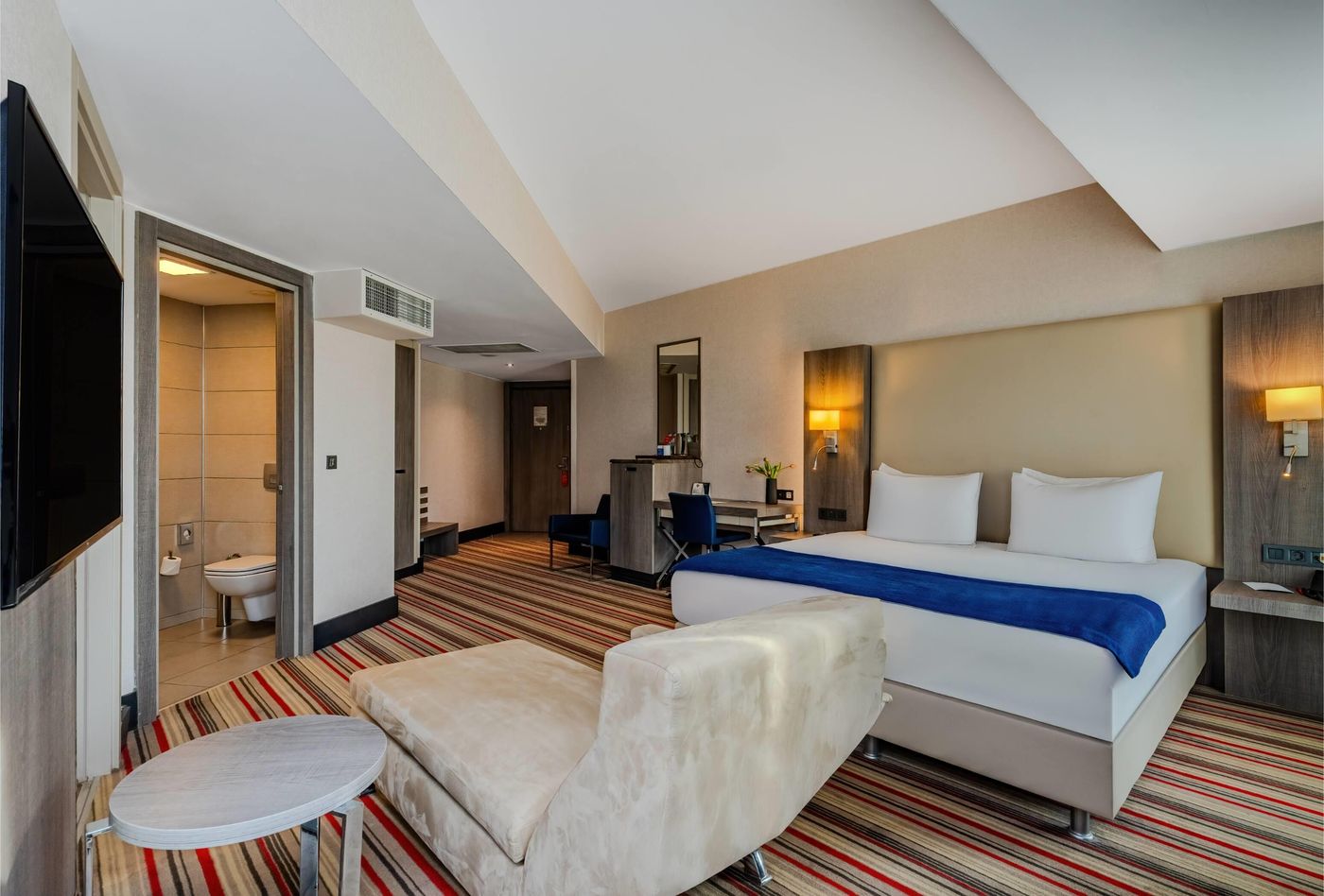 Ramada-Plaza-Izmir-Room-21