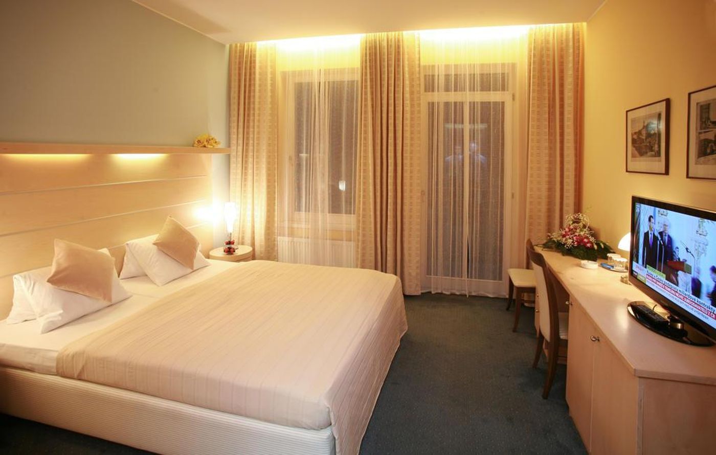 Venus-Czech Republic-KARLSBAD -General view-6