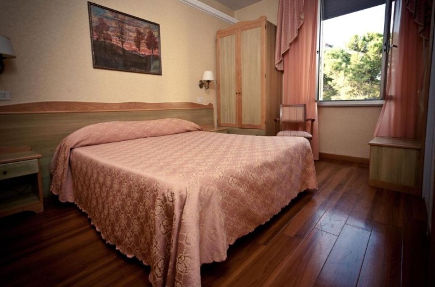 Phi-Hotel-Ambra-Room-10