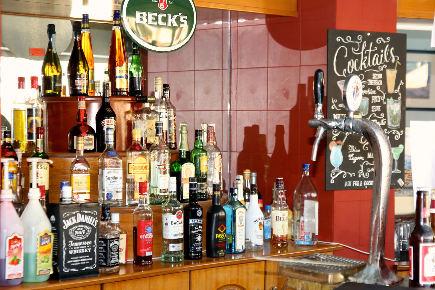 Mediterranean-Blue-Bar-53