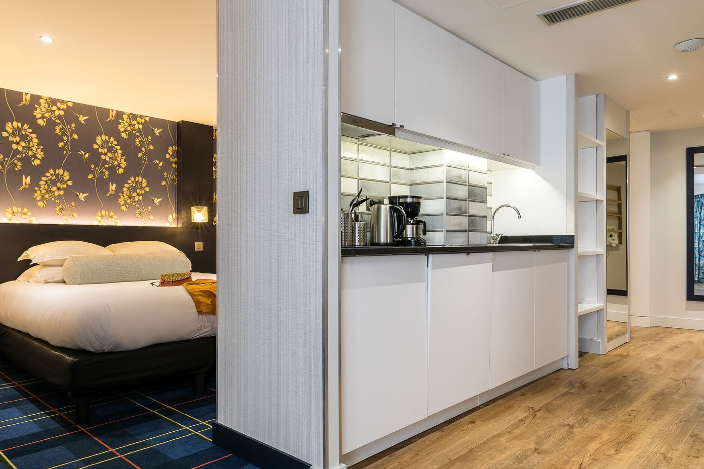 Cosy-s-Residence-Cadet-Room-3