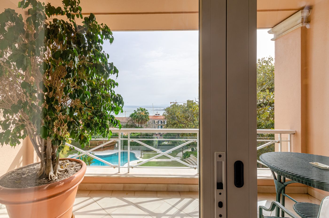 Olissippo-Lapa-Palace----The-Leading-Hotels-World-Room-59