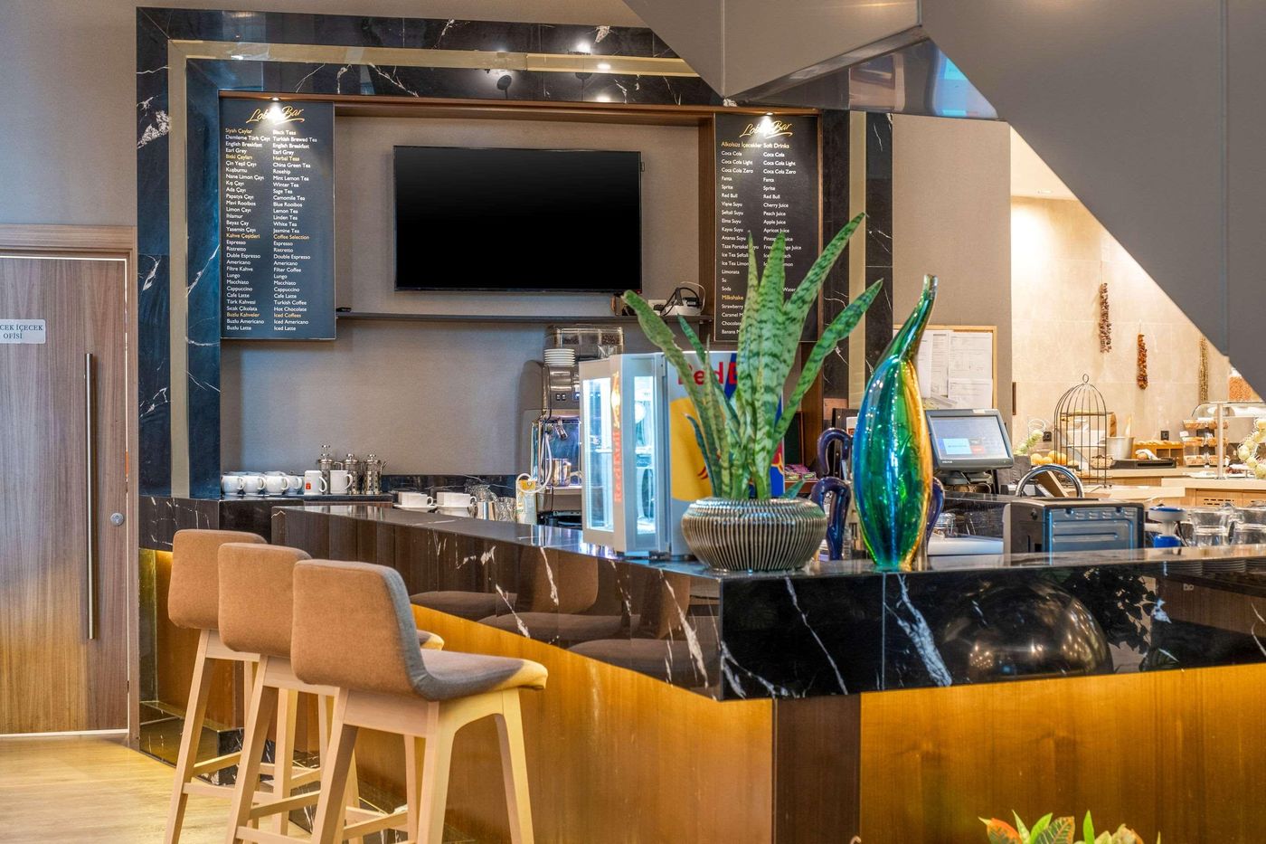 Clarion-Hotel-Istanbul-Golden-Horn-Bar-18